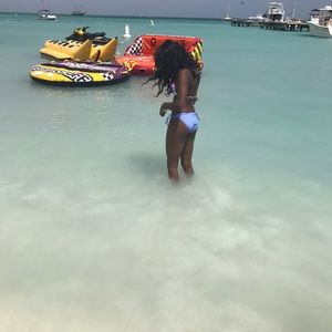 Meet your Posher, Kennedy